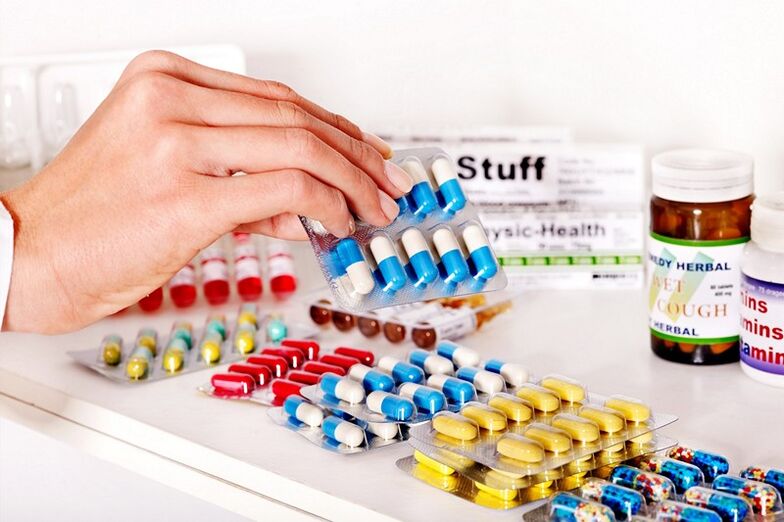 Zur Behandlung einer Prostatitis muss ein Arzt Medikamente verschreiben.